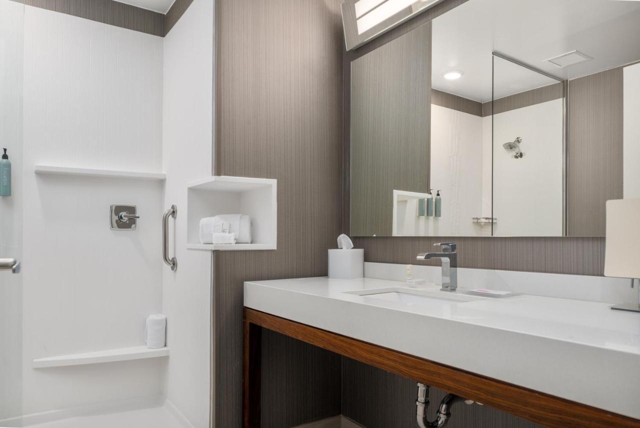 Courtyard By Marriott Houston Northeast Hotel Eksteriør billede