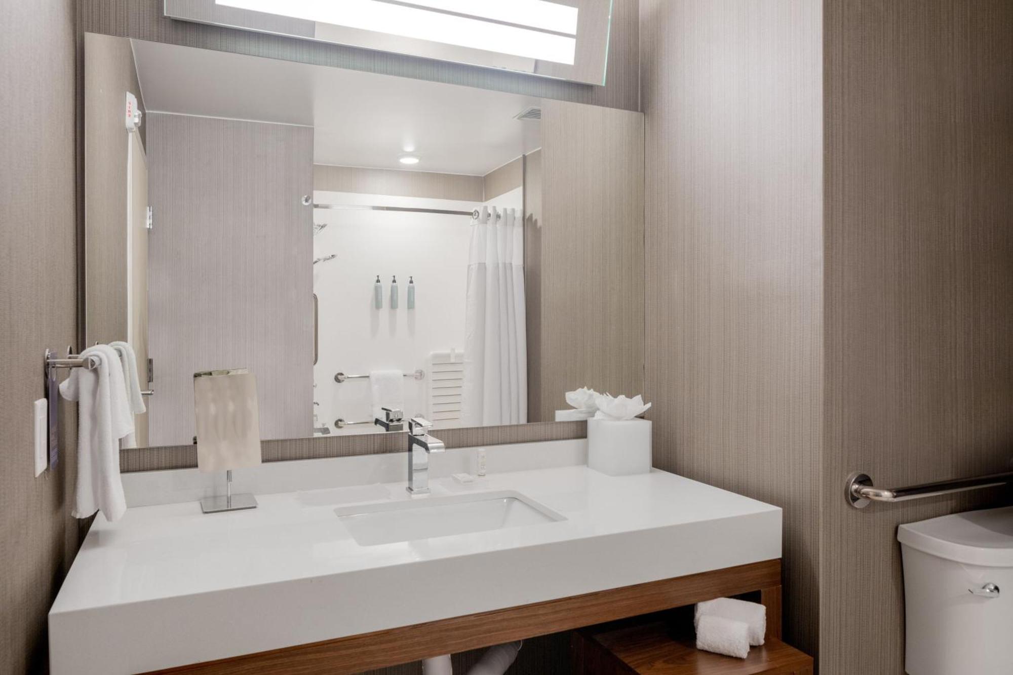 Courtyard By Marriott Houston Northeast Hotel Eksteriør billede